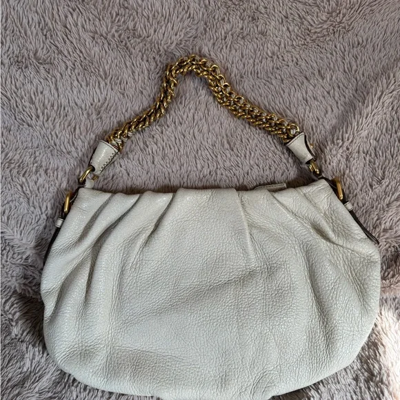 Prada White Leather Shoulder Bag with Gold Chain - Picture 2 of 11